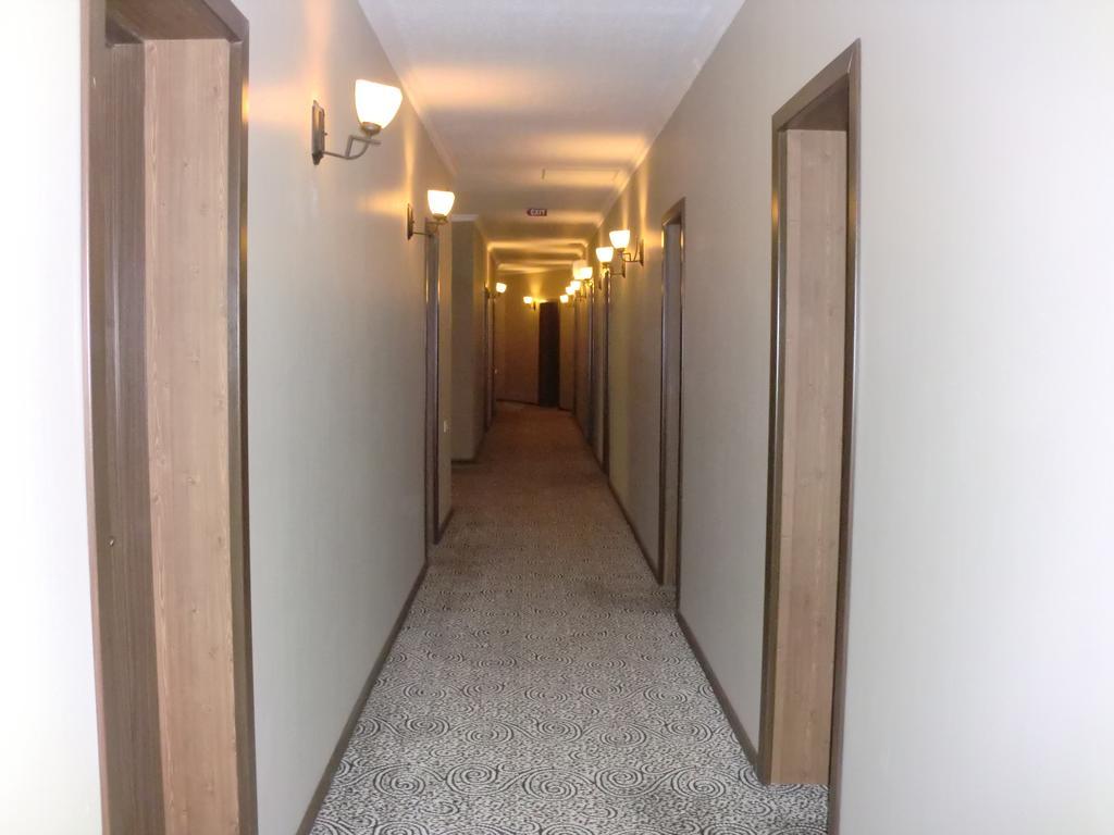 Hotel Cristal Palace Tbilisi Esterno foto