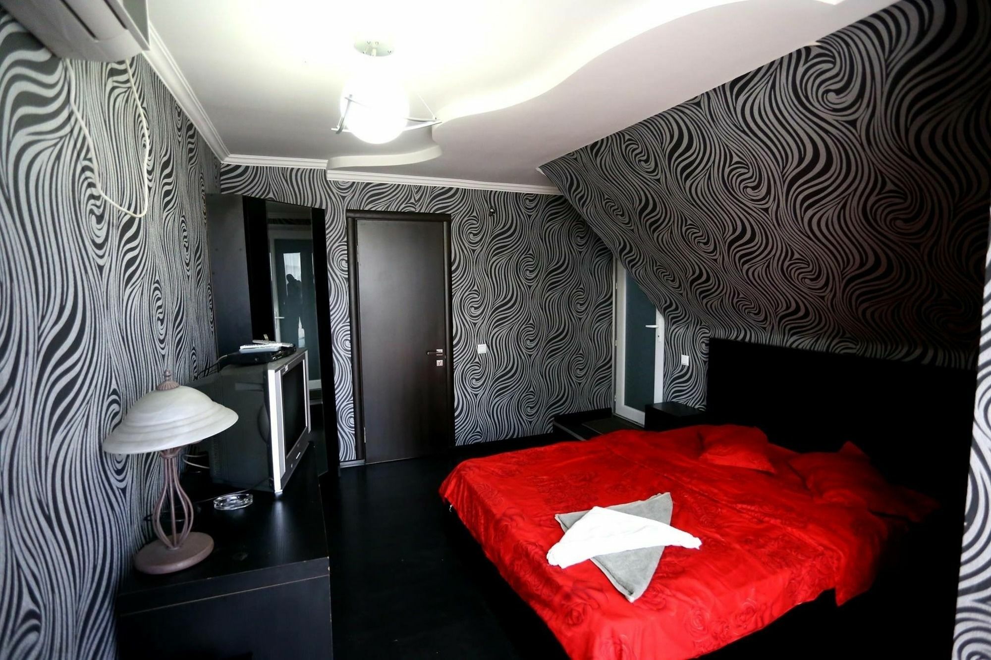 Hotel Cristal Palace Tbilisi Esterno foto